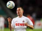 Faker焦点对战，德约科维奇与60激战皇家马德里分钟，比赛局势复杂胜负难料！观众掌声雷动